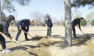 央视快评｜努力打造青山常在、绿水长流、空气常新的美丽中国